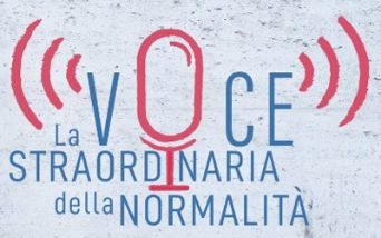 La voce straordinaria della normalità