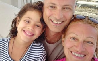 La piccola Diana insieme ai suoi genitori