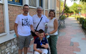 Il piccolo Nicolò Napolitano con i genitori