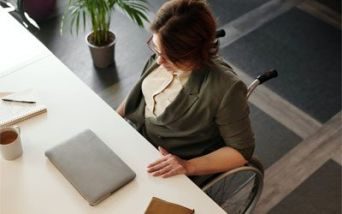 Assegno d'invalidità compatibile col lavoro