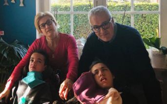 Tommy e Cecilia insieme ai genitori